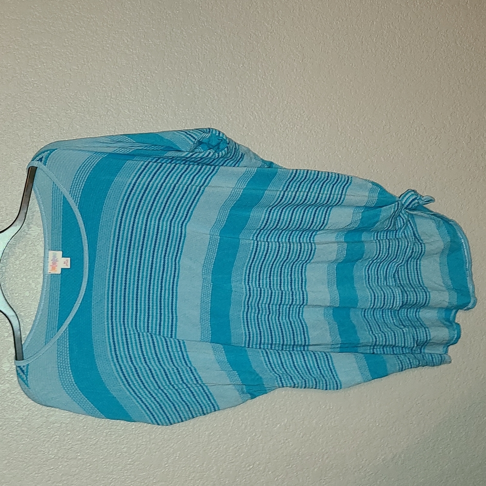 Lularoe Light Blue with Dark Blue Detail Short Sleeve Shirt
